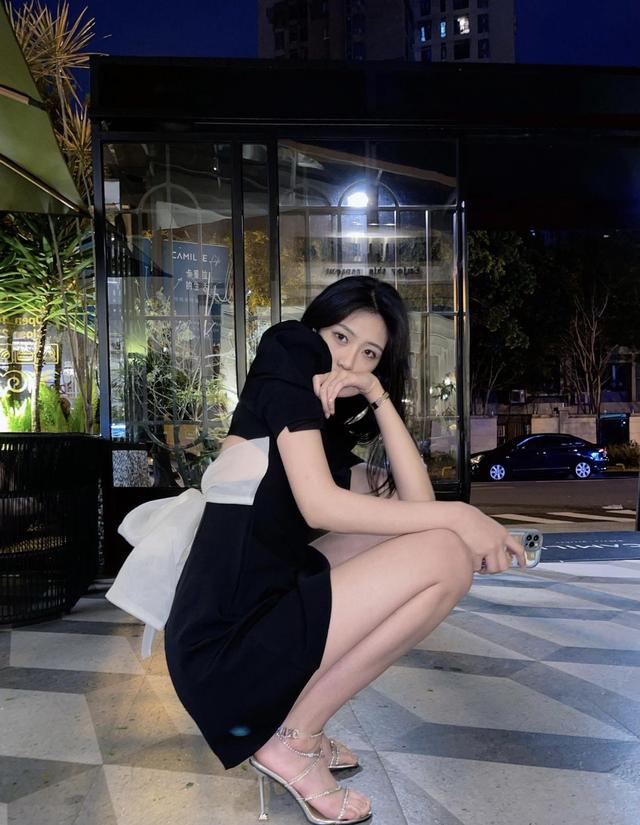 卓识近况：18岁身材火辣，篮坛第一美女，1米87大长腿，粉丝23万