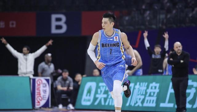 林书豪返回美国，笑着离开不悲伤！33岁NBA冠军后卫，告别CBA
