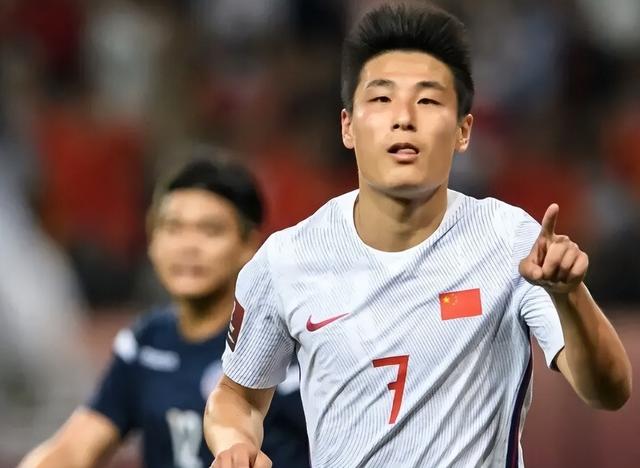 武磊替补登场贡献绝杀，现场几万球迷为他欢呼，这次球迷还黑他吗