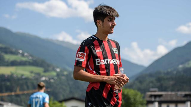 维尔茨外勒沃库森队内暗藏另一新星，号码昭示或追随蓝军王牌步伐