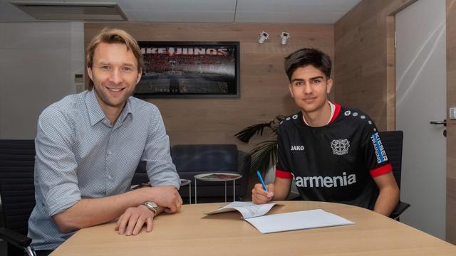 维尔茨外勒沃库森队内暗藏另一新星，号码昭示或追随蓝军王牌步伐