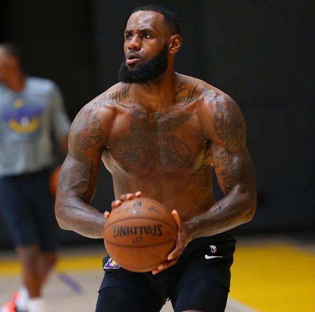 为何NBA几乎被黑人球员统治？这5张照片 能给你答案