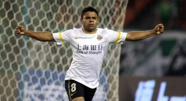 青岛足球新希望？中甲新军引援迅速，延边、亚泰冲超功臣来投