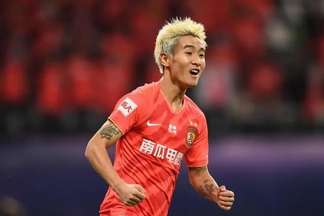 广州队一举动让人寒心，外界纷纷指责，球迷：恒大侮辱了中国足球