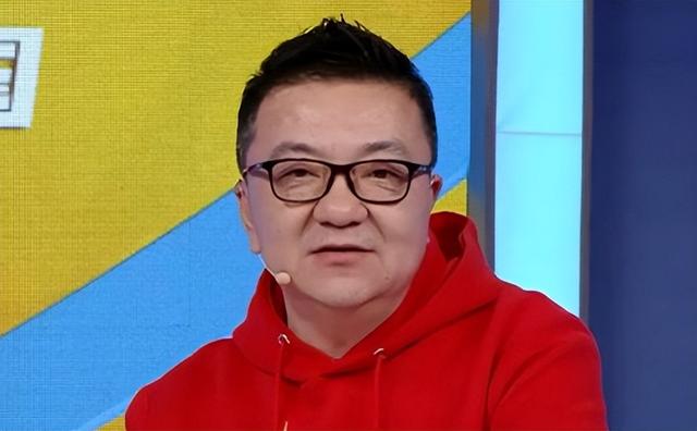 足球篮球界互撕！贾磊隔空反击董路，称办不了青训，高情商打脸