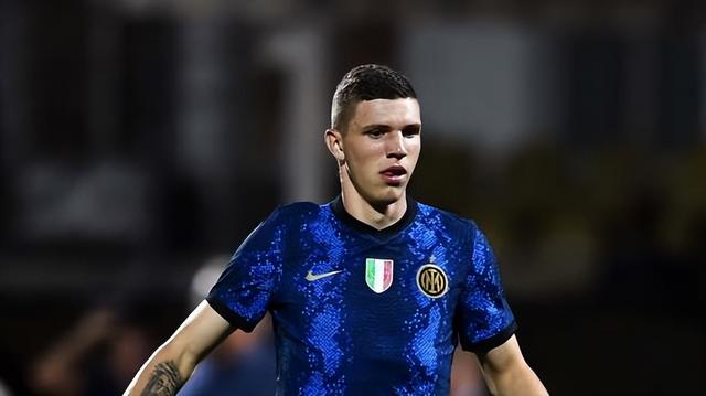 梅阿查边路阿根廷血统后继有人，19岁蓝黑小妖已与梅西当过队友