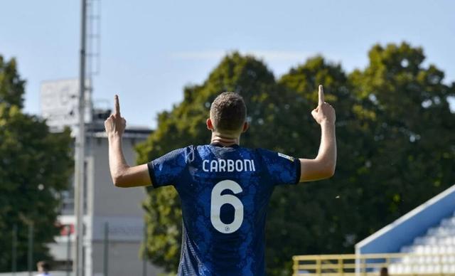 梅阿查边路阿根廷血统后继有人，19岁蓝黑小妖已与梅西当过队友