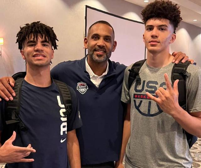 14岁，身高2米03！模板浓眉+字母哥，湖人旧将之子，能进NBA吗？