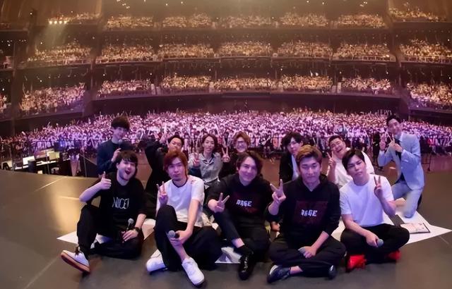 LOL十年没做到的事，这款拳头新游2年就完成，吃鸡和CSGO迎来劲敌