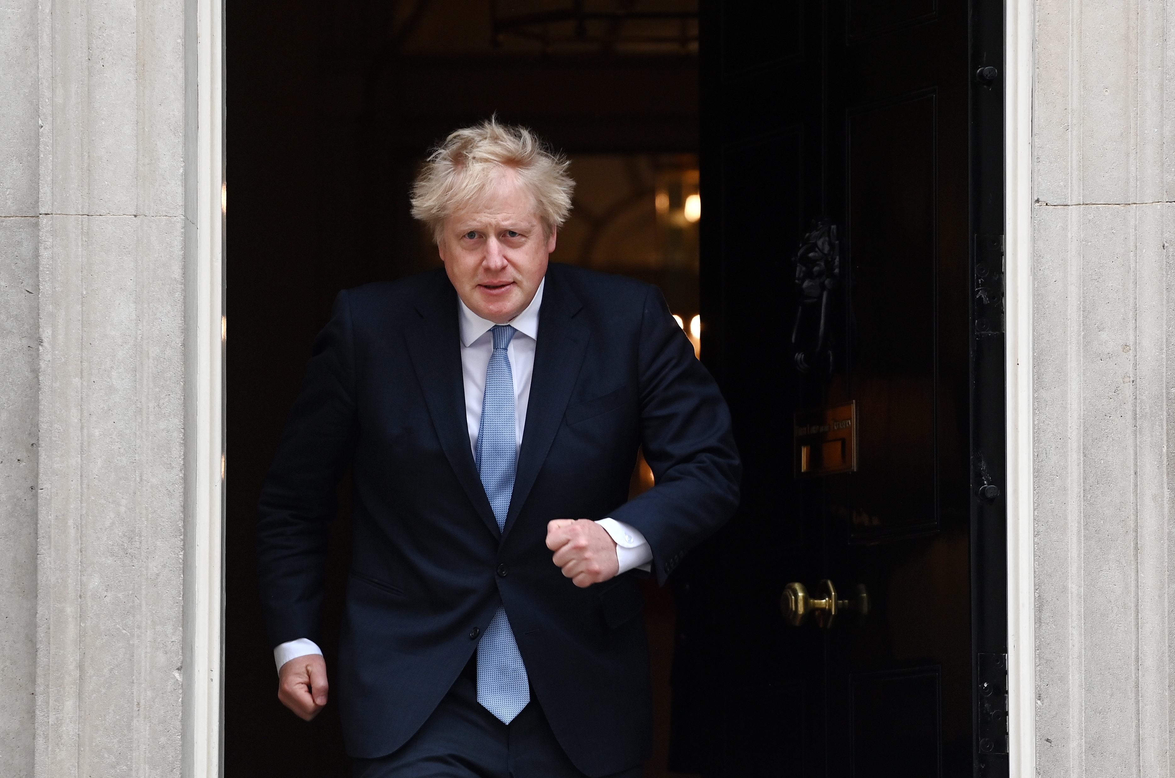 英国首相约翰逊抨击利物浦主帅克洛普:你不该支持球迷嘘国歌
