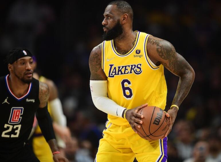 从勒布朗到约基奇看两位全能巨星如何重新定义篮球位置