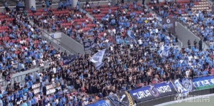 主场球迷山呼海啸 银黑军团捍卫AT&T中心荣耀