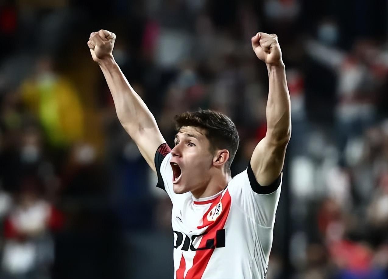 英超双雄领跑积分榜曼城利物浦缠斗升级阿森纳切尔西悄然逼近