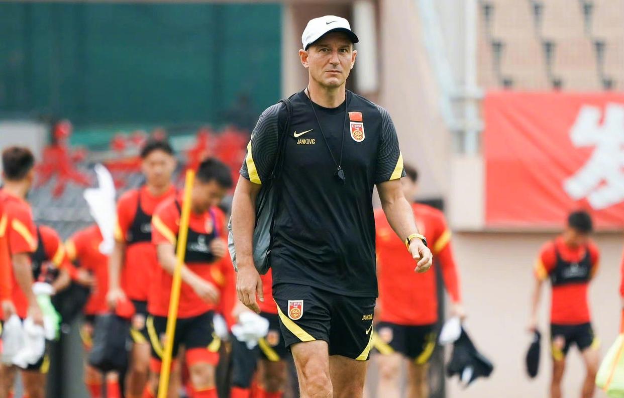 足协宣布扬科维奇下课新帅即将上任备战世预赛关键战