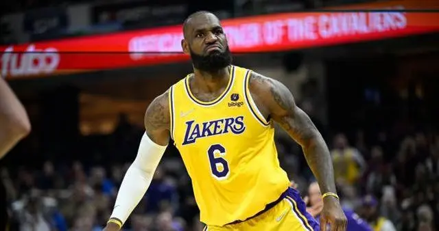 詹皇回應(yīng)退役言論,湖人兩將親承能從一防到五,濃眉攤牌兩大目標(biāo)