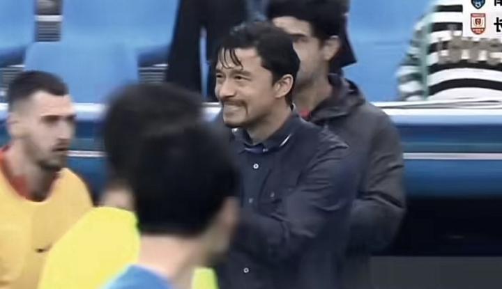 津媒：南基一处境很微妙，中超还有两三家俱乐部有换帅预案