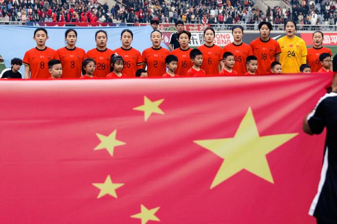 李梦雯庆祝夺冠：为她永远热泪盈眶骄傲中国红 (http://www.zjmmc.cn/) hsti 第2张
