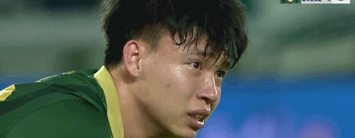 王钰栋爆哭！轰世界波后泪洒赛场，媒体人热议：闹剧该结束了 (http://www.hilij.com/) iie 第4张