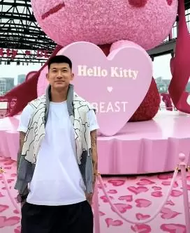 刘殿座完成个人顶级联赛300场，同年龄段仅次于吉翔和唐淼