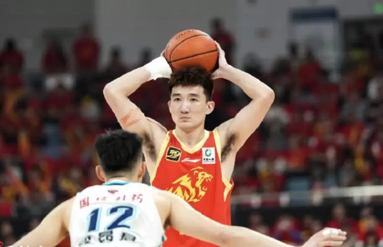 孙铭徽：北京队的阵容比我们更强，要放平心态去享受总决赛