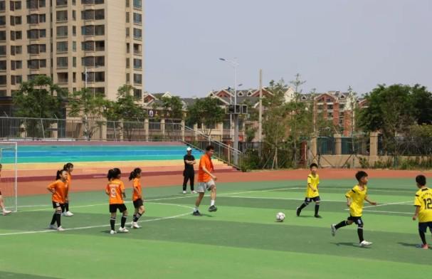 海牛走进首都师范大学青岛城阳附属学校，牟鹏飞、宋龙出席 (http://www.zjmmc.cn/) hsti 第4张