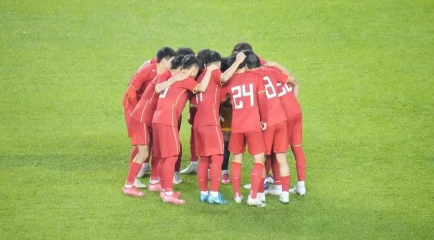 U16国足李钧鹏庆祝夺冠：完美的团队，感谢教练组，感谢球迷 (http://www.jingganghuifeng.com.cn/) 体育 第4张