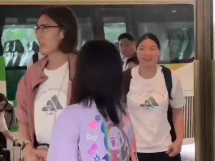 中国女排抵达香港！李盈莹在列撑场面，两人被淘汰，赖亚文随队 (http://www.busunion.cn/) xiami 第2张