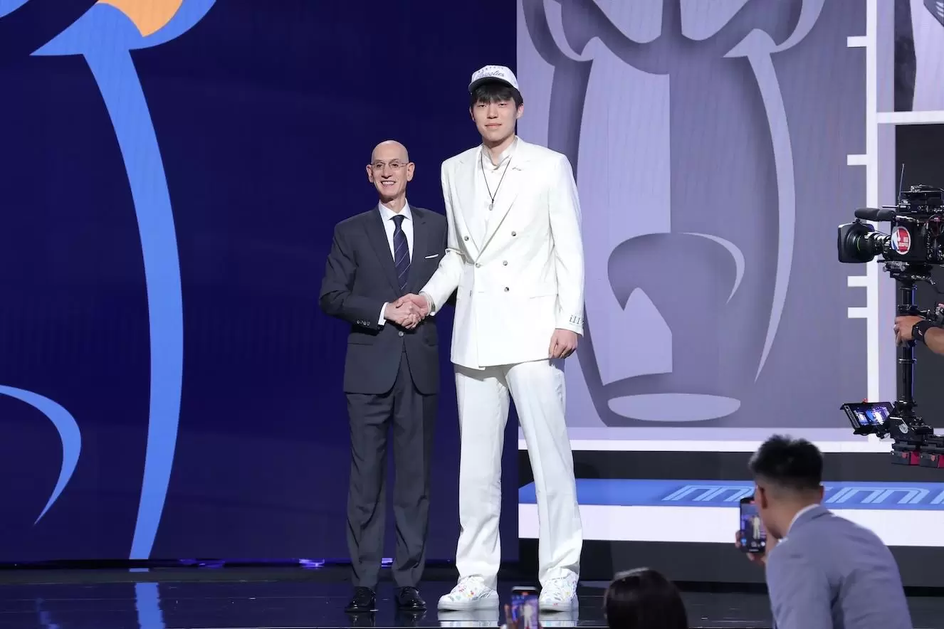 杨瀚森潜在队内竞争对手：罗威、艾顿、克林根、杜普-里斯