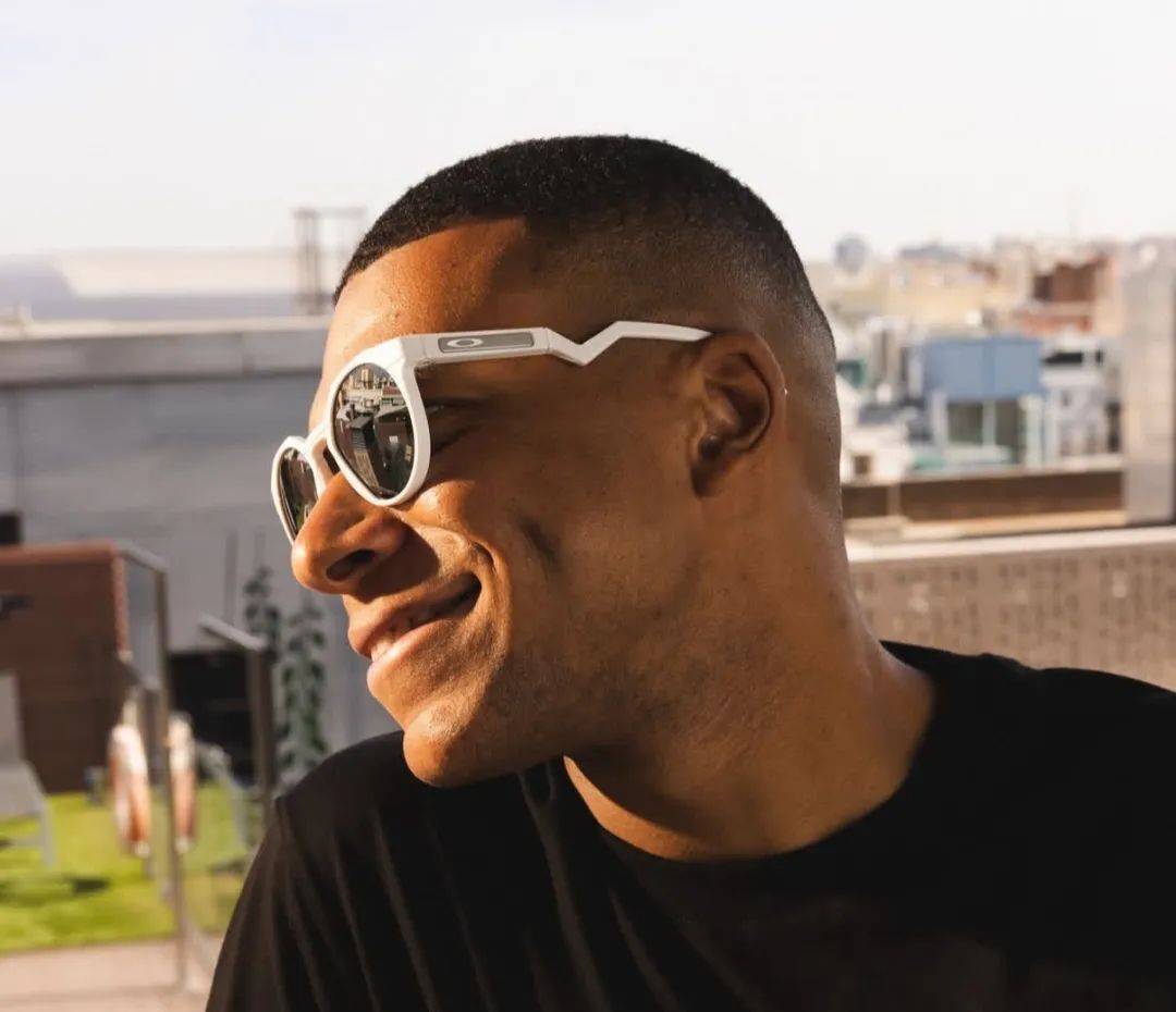 靠「Y2K」出圈的Oakley，签下王楚钦 (http://www.zjmmc.cn/) hsti 第6张