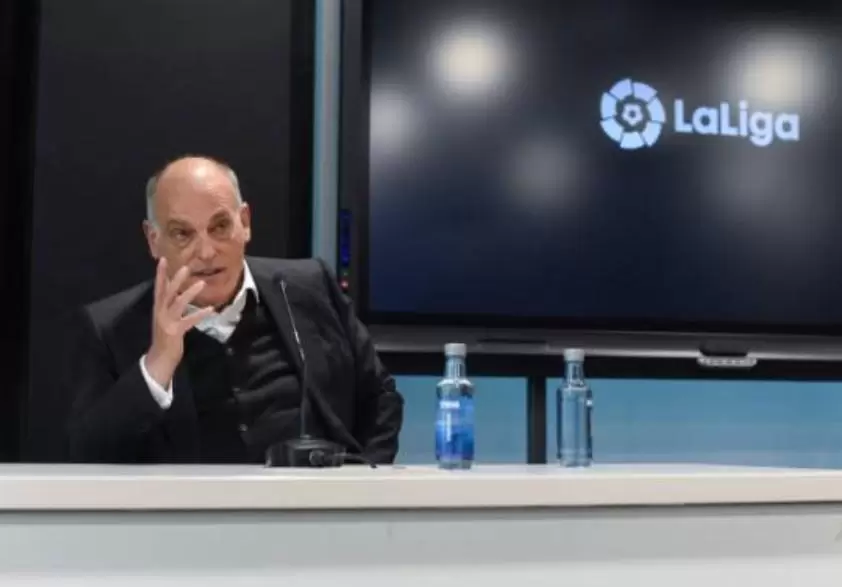 特瓦斯被指与巴萨达成秘密协议，以换取巴萨不举报他泄密违规