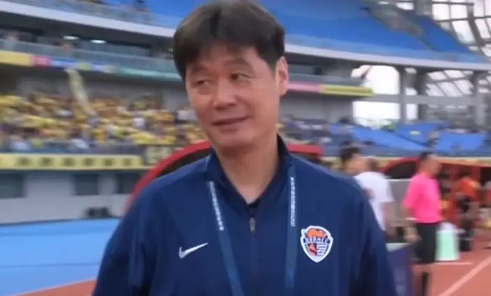 李霄鹏：希望明天全力以赴，打响第二阶段保级的第一场比赛