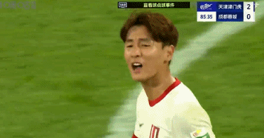韦世豪染红离场！与球迷互骂，踩踏津门虎门将，离场后爆哭 (http://www.jingganghuifeng.com.cn/) 体育 第3张