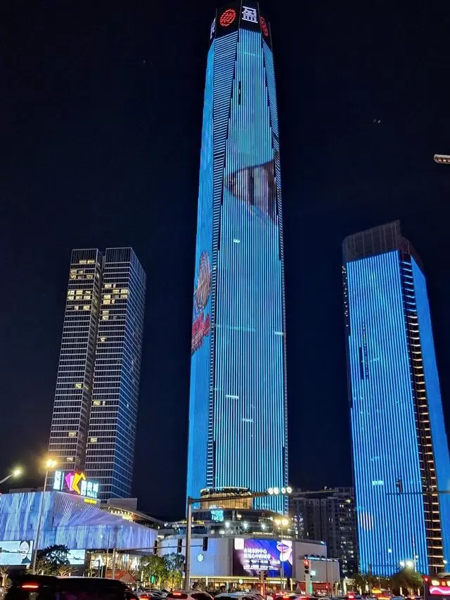 为世俱杯冠军亮灯，切尔西东莞球迷会将在周日晚上点亮东莞塔
