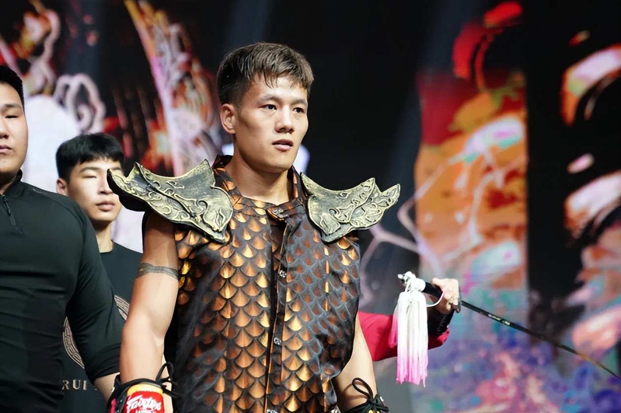 金甲战神东征曼谷！羽量级双星引爆伦披尼复仇火焰 (http://www.armanice.com/) 体育 第3张