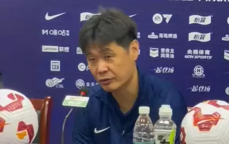 李霄鹏：队员真是拼了，但最后0-4的比分还是非常非常的难过