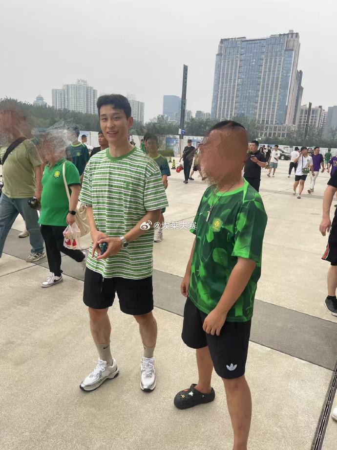 说到做到，津门虎球员巴顿前往工体为老东家北京国安加油助威 (http://www.tiidu.cn/) 娱乐 第1张