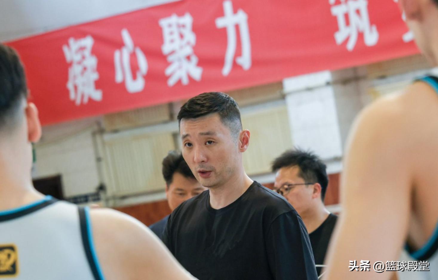 新疆教练组再补强！连签NBA私人训练师+欧洲外教，外加三分王！ (http://www.tiidu.cn/) 娱乐 第3张
