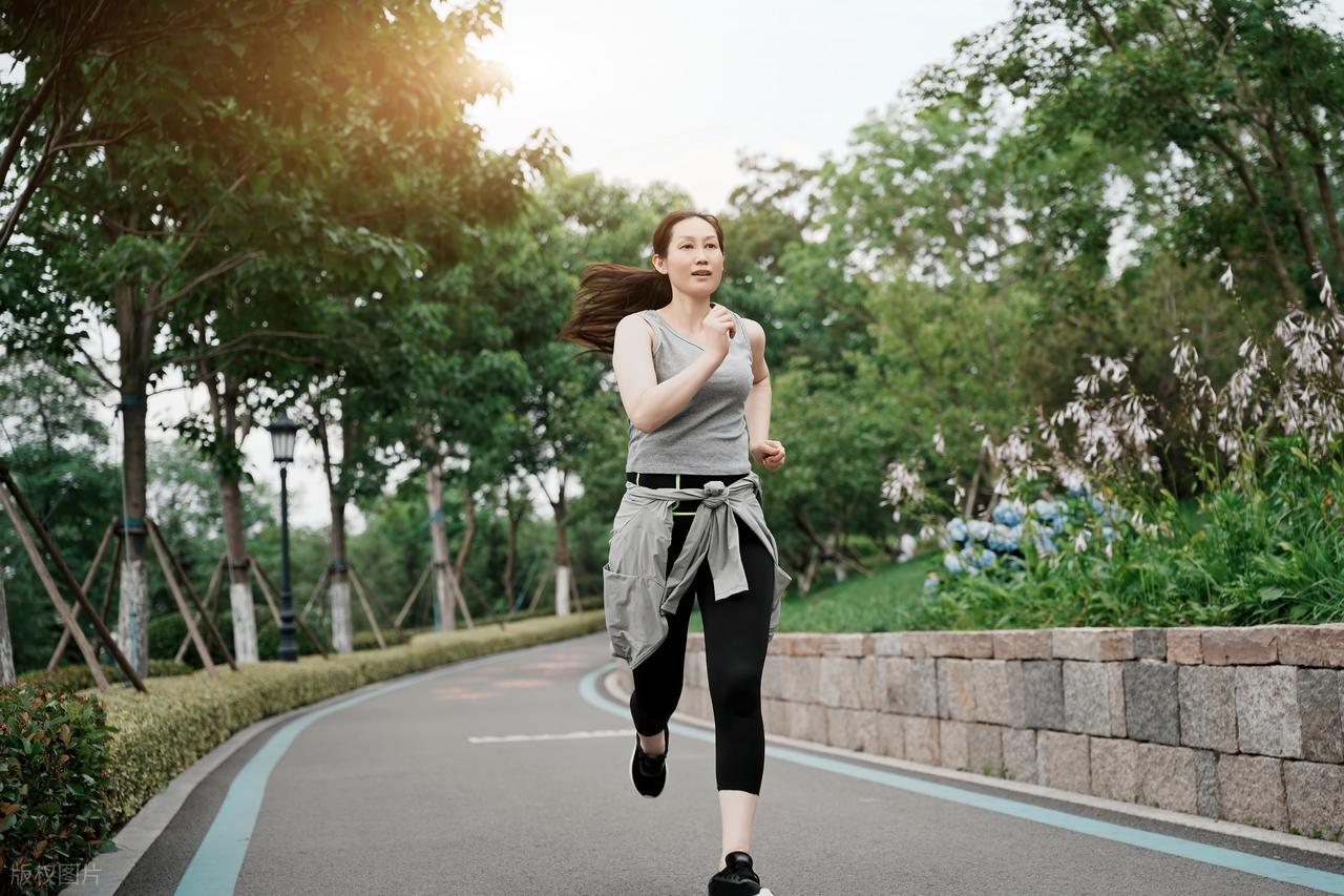 “慢性自杀式”跑步，究竟有多伤身？ (http://www.jingganghuifeng.com.cn/) 体育 第3张