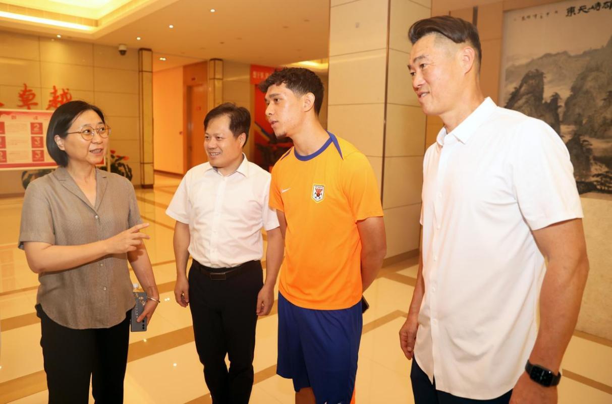 香港特区政府民安队少年团到山东泰山足球俱乐部，进行参观交流 (http://www.zjmmc.cn/) hsti 第2张