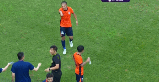 半场连出两红！德尔加多肘击染红，或遭重罚，孙正傲血流满面 (http://www.tiidu.cn/) 娱乐 第5张