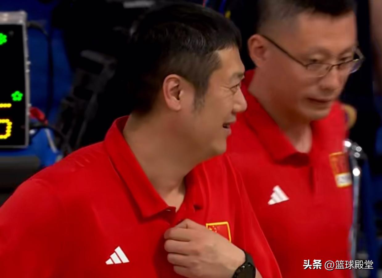 女排2-3波兰！球员沮丧目睹对手庆祝，赵勇无奈一笑，太可惜了！ (http://www.armanice.com/) 体育 第3张