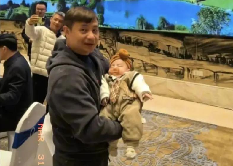52岁奥运冠军久违现身，与歌手妻子丁克20载终分手，现任年轻貌美 (http://www.tiidu.cn/) 娱乐 第4张