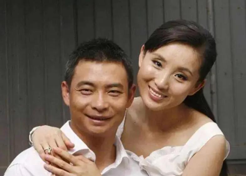 52岁奥运冠军久违现身，与歌手妻子丁克20载终分手，现任年轻貌美 (http://www.tiidu.cn/) 娱乐 第5张