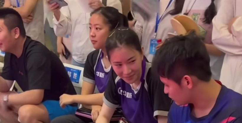 因王添艺主动与林诗栋说话，球迷们就猜测王添艺喜欢林诗栋 (http://www.armanice.com/) 体育 第2张