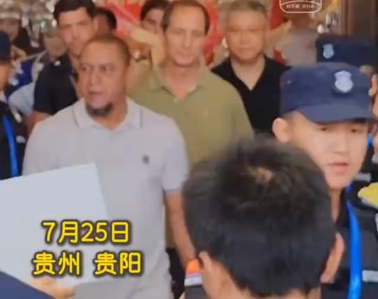 贵州日报：巴乔、卡洛斯抵达贵州；26日将前往村超现场助威 (http://www.armanice.com/) 体育 第1张