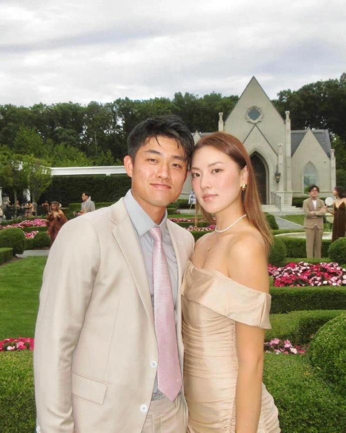 吴易昺女朋友现场观赛，后者曾与莱巴金娜聚会 (http://www.zjmmc.cn/) hsti 第1张