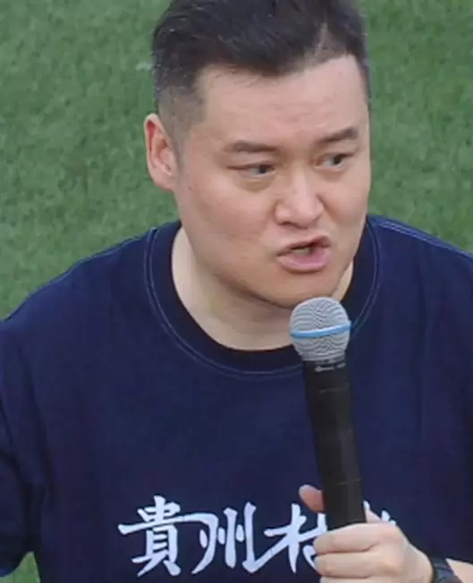 贺炜：洪水虽然可以漫过村超的草皮，但热爱永不沉没