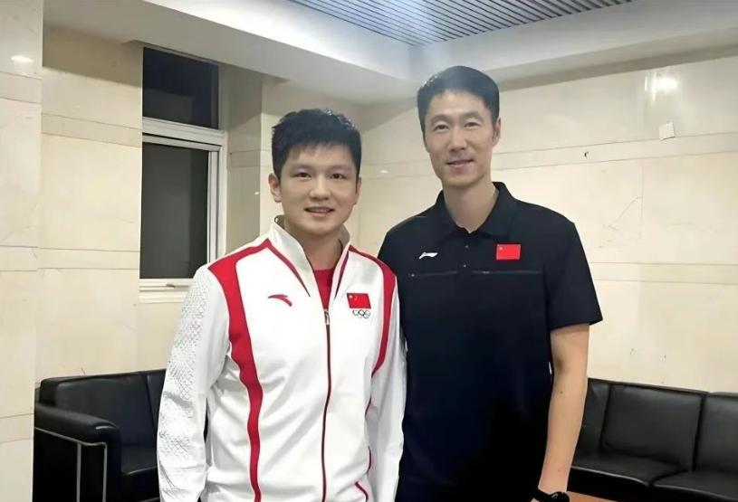 王励勤大动作？国乒教练集体缺席，孙颖莎连夜返京，樊振东或归队 (http://www.armanice.com/) 体育 第3张