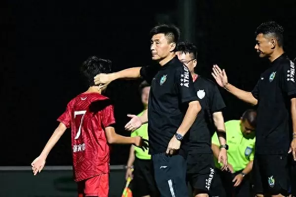 李玮锋：不能将各类青训的概念混淆；我干的是往上走的青训
