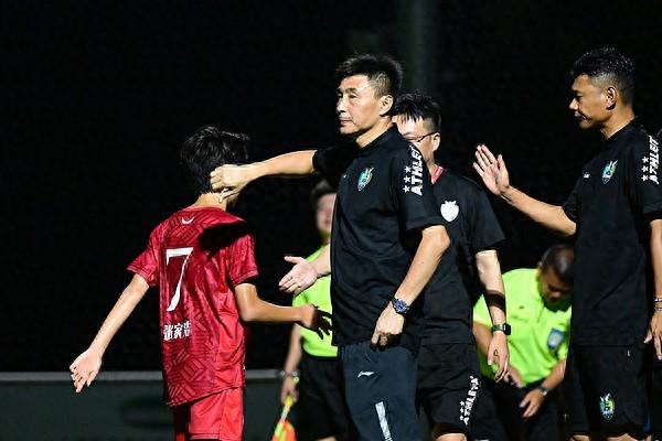 李玮锋：不能将各类青训的概念混淆；我干的是往上走的青训 (http://www.smallgear.cn/) 体育 第1张